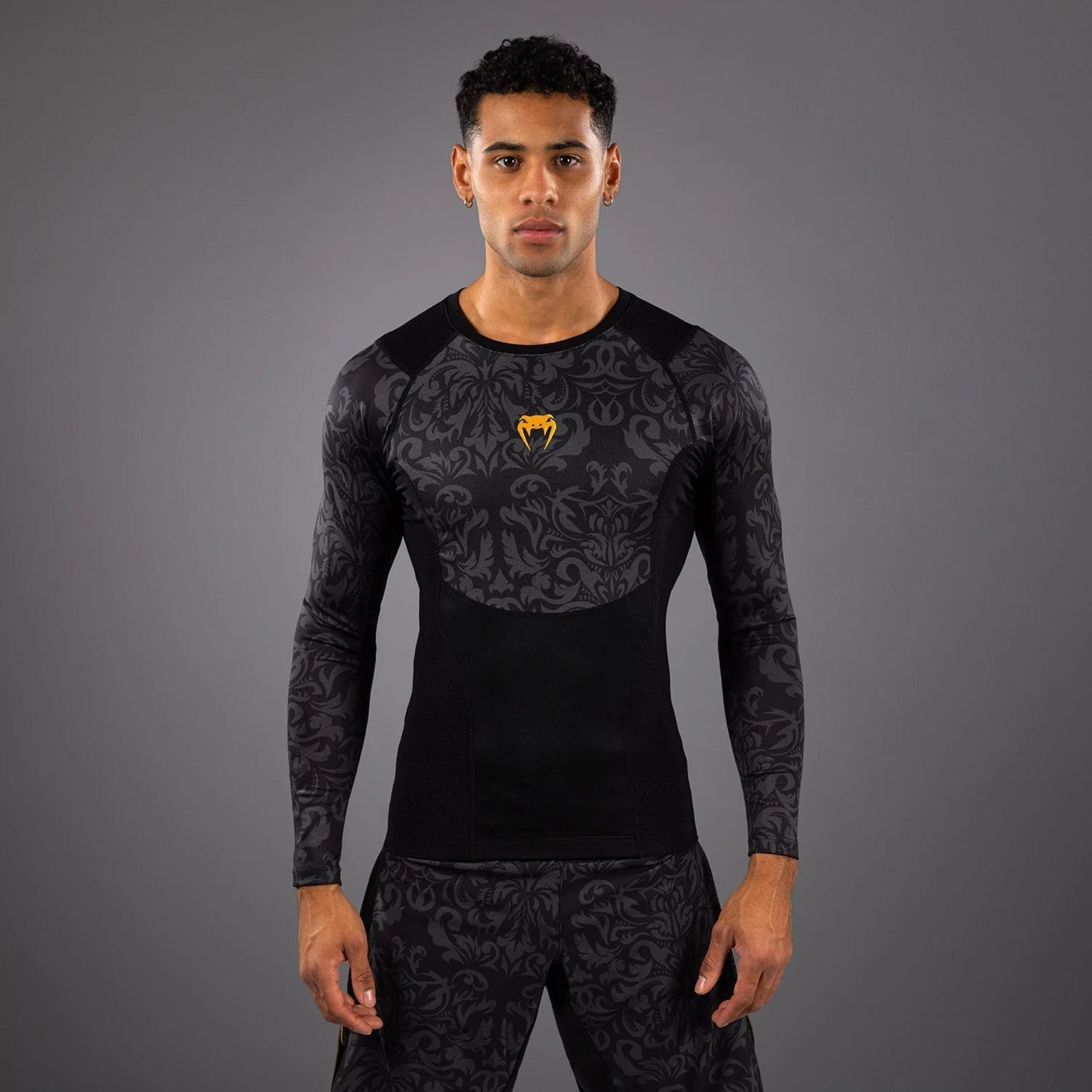 【完売品】Venum Topuria コンプレッション ロングスリーブシャツ Venum Ilia Topuria Long Sleeve Rash Guard Unmatched Edition - RING